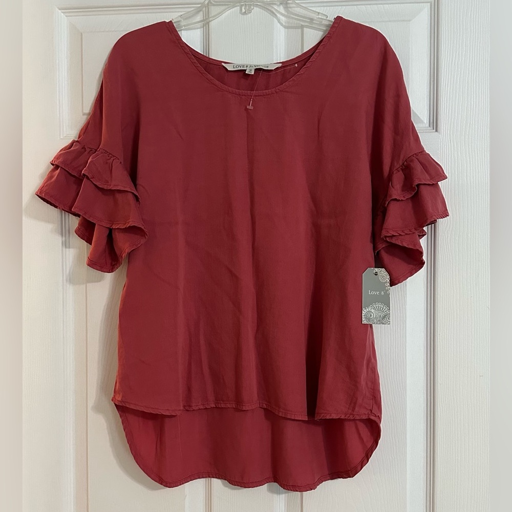 NWT Love 8 for Versona bell‎ ruffle sleeves - Size Medium